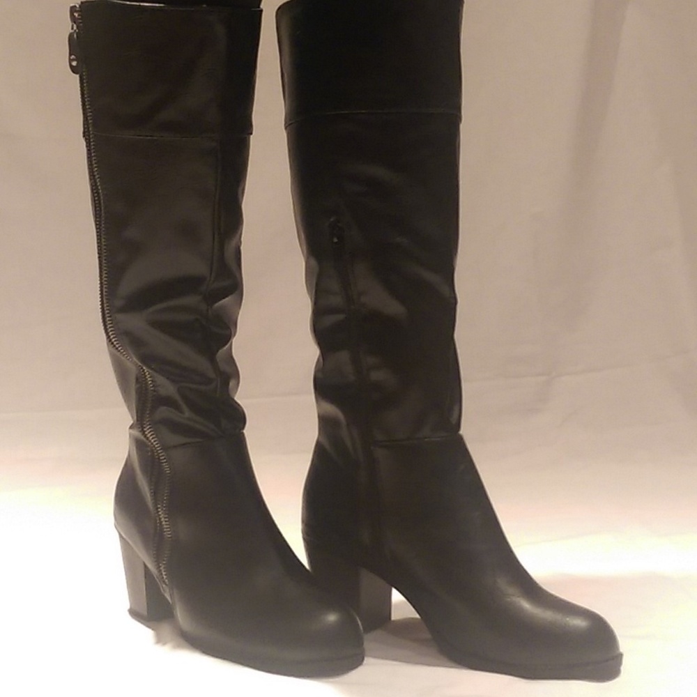 Diba black boots NWOT